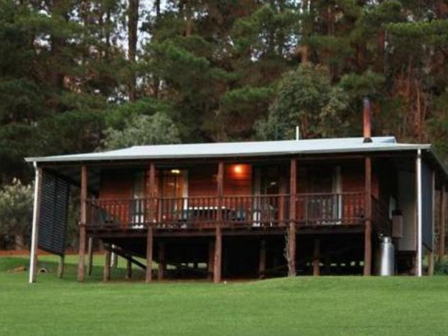Hawke Brook Chalets Pemberton Exterior photo